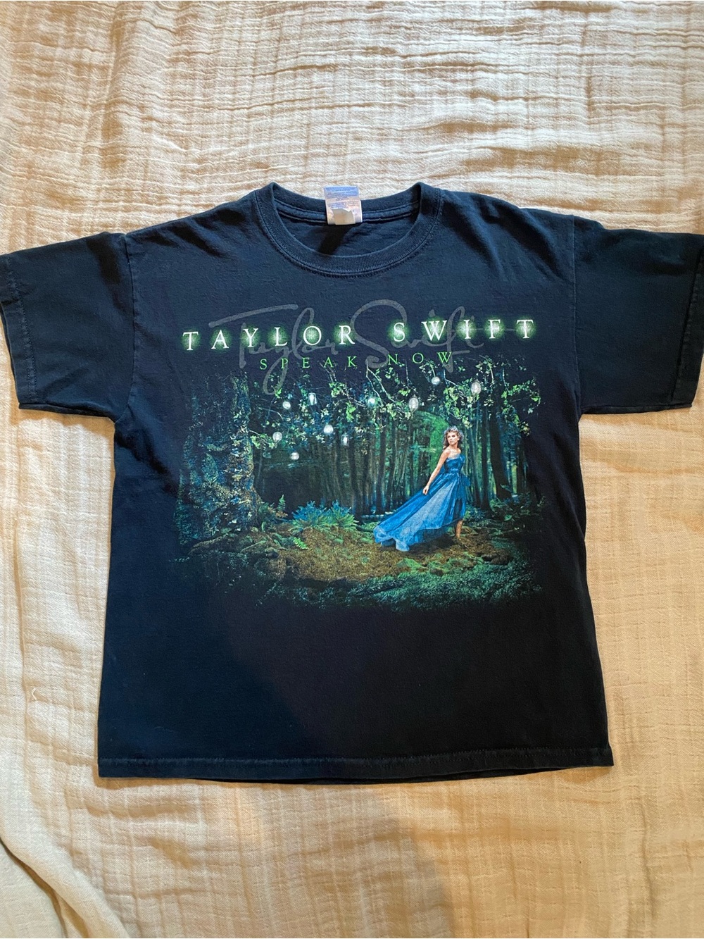 Taylor Swift Speak Now Tour 2011 Vintage T-Shirt Youth Medium Gildan 100% Cotton